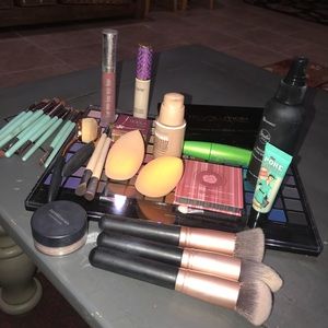 Meet your Posher, Ella